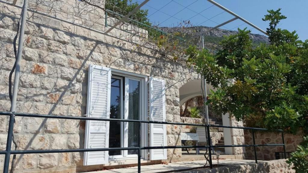Holiday Home Odiseja 斯拉诺 外观 照片