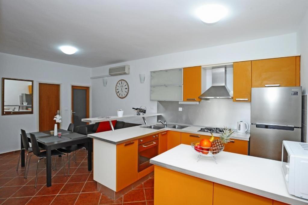 Holiday Home Odiseja 斯拉诺 外观 照片